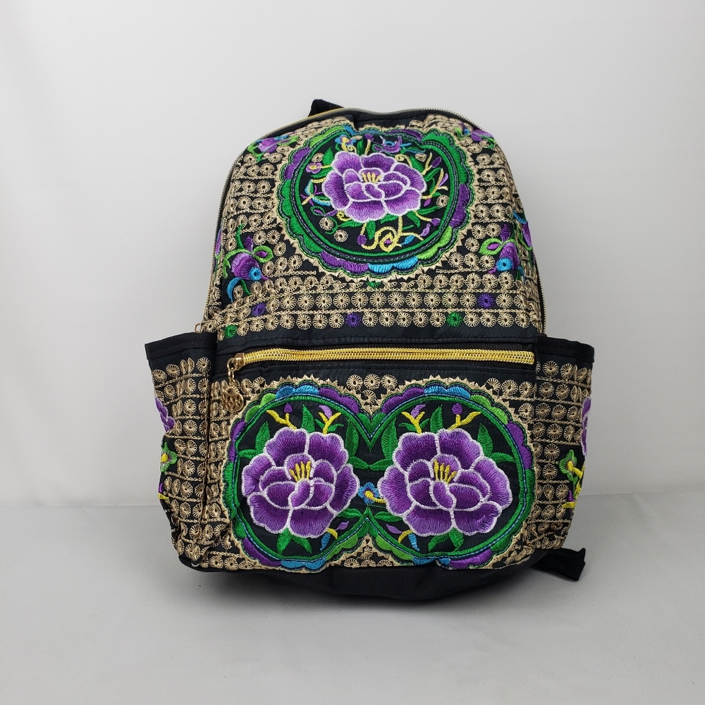 Embroidered floral Mexican Backpack NEW/ mochila Mexicana bordada‎ a mano nueva